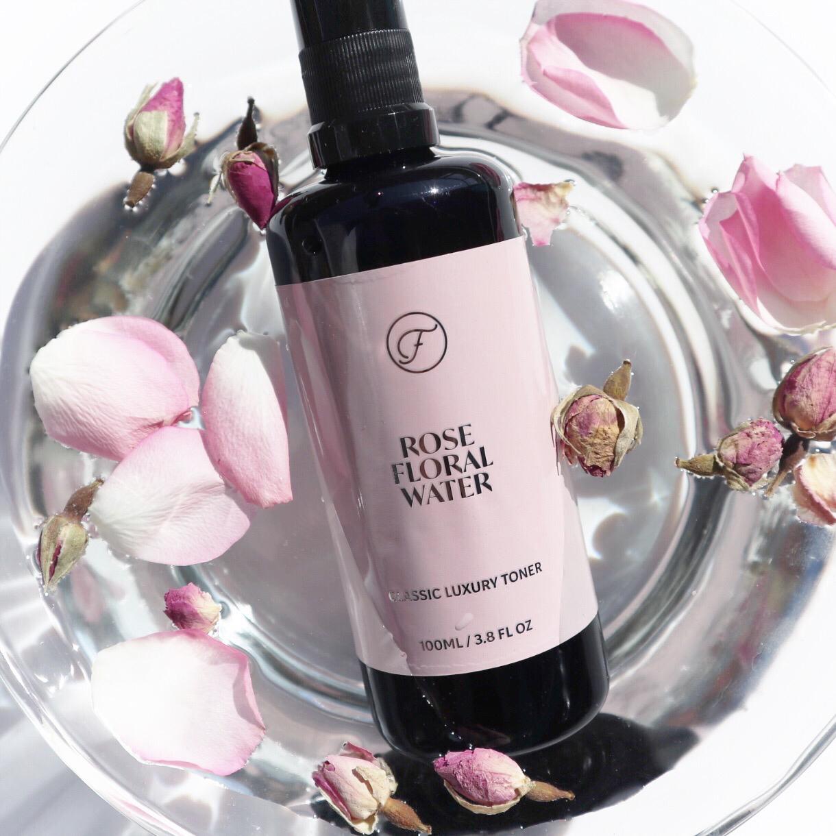 Opas, käyttö ja kokemuksia: Rose Floral Water -ruusuvesi